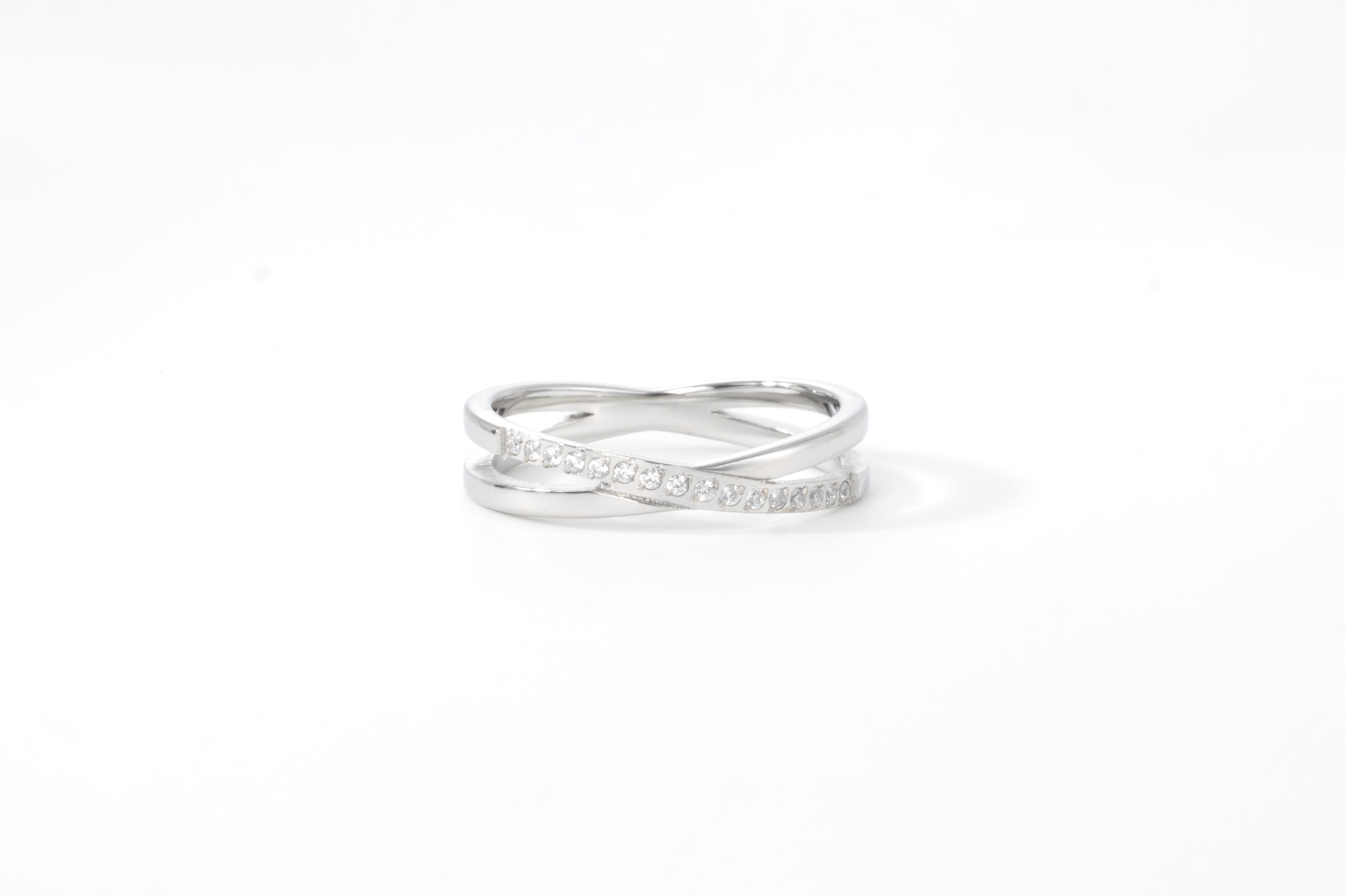 Crossing Wave Ring